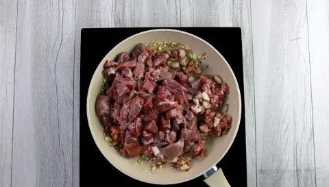 Nguyên liệu tươi ngon để làm pate thịt lợn đơn giản tại nhà
