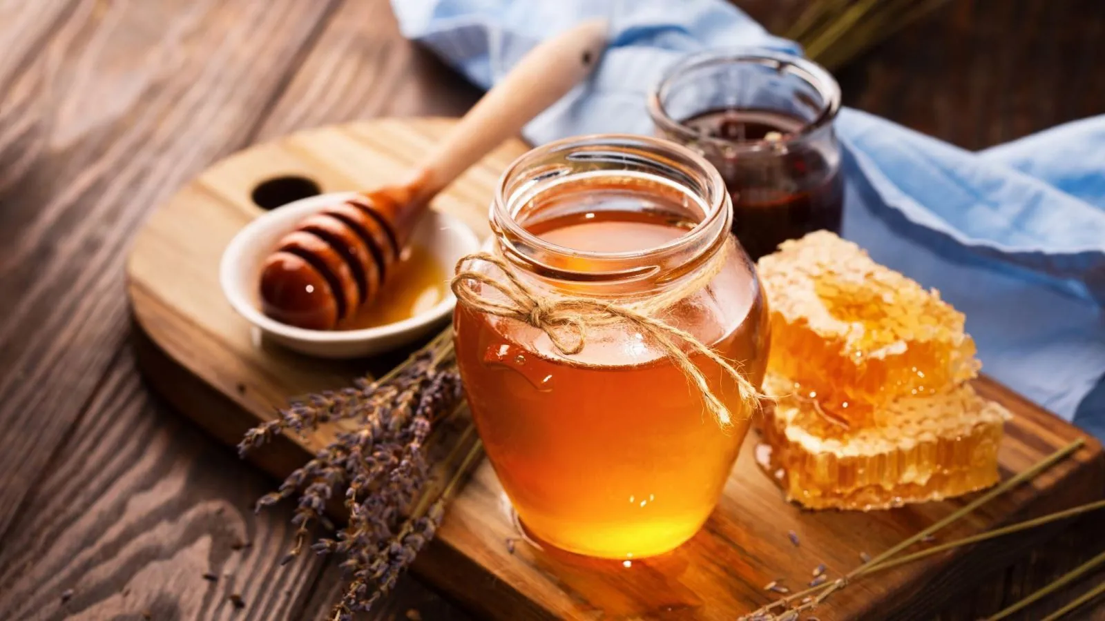 Mật ong và rau hẹ, sự kết hợp không đơn giản