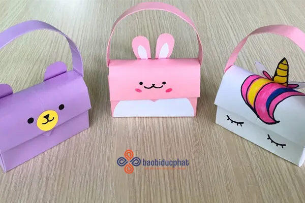 Túi xách làm từ giấy báo cũ