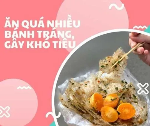 Hình ảnh người phụ nữ đang ôm bụng khó chịu, minh họa tác hại của việc ăn quá nhiều bánh tráng trộn gây khó tiêu và ảnh hưởng sức khỏe