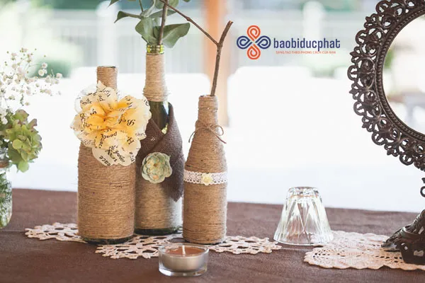 Lọ cắm hoa làm từ chai nhựa tái chế