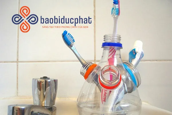 Hộp đựng bàn chải đánh răng làm từ chai nhựa
