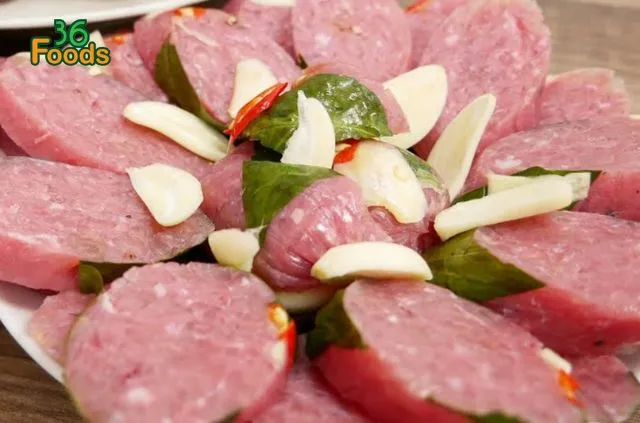 Nem chua không chỉ là món ăn ngon mà còn bổ sung nhiều dưỡng chất thiết yếu