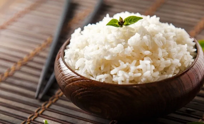 Cơm chứa bao nhiêu calo?