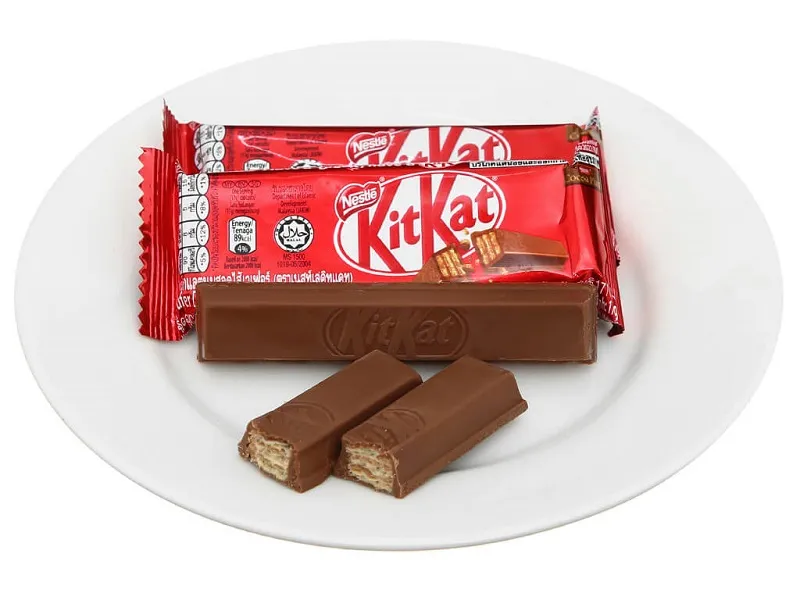 Hàm lượng calo trong Kitkat tương đối cao, nếu bạn ăn quá nhiều sẽ gây tăng cân nếu bạn ăn không kiểm soát