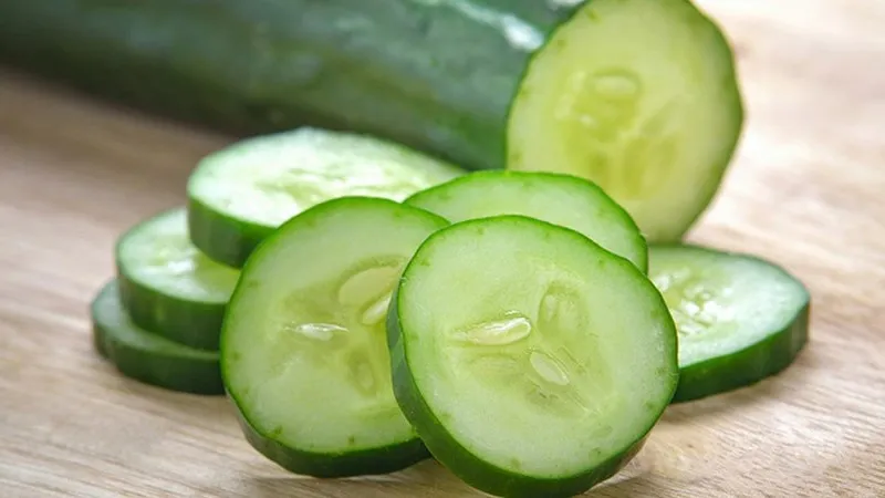 Để cơm nguội hoàn toàn và đậy kín trước khi cất vào tủ lạnh