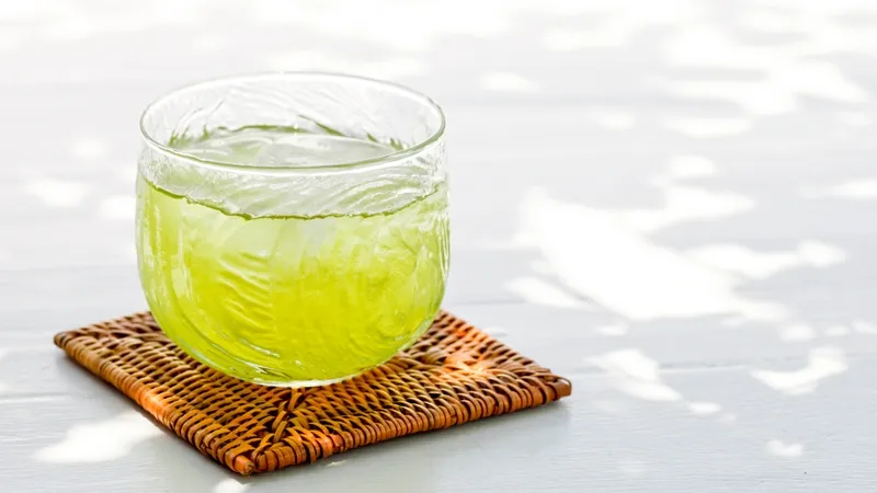 Thông tin calo của trà xanh không độ là mối quan tâm của nhiều người