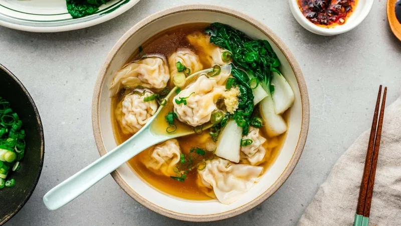 Hoành thánh là món ăn có nguồn gốc từ Trung Quốc và được nhiều người yêu thích