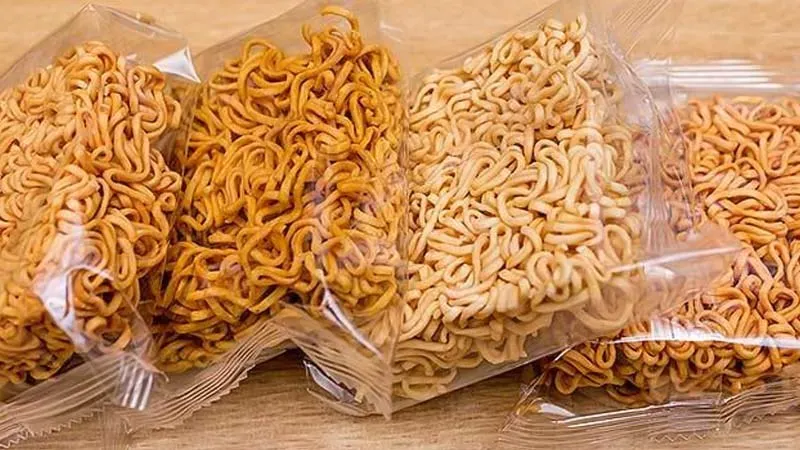 Một gói mì thông thường chứa khoảng 350 calo, nhưng cần bổ sung dinh dưỡng