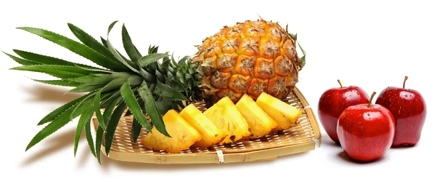 Táo và Dứa cũng thường xuyên được chọn trong mâm ngũ trong lễ cúng