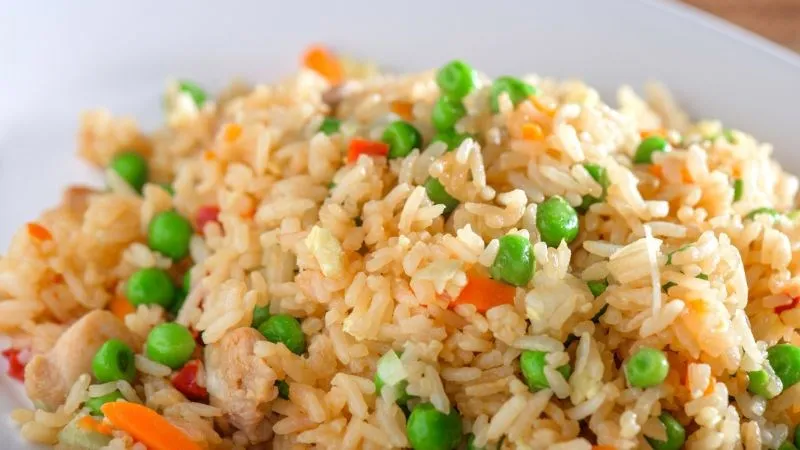 Cơm chiên rau củ chứa 289 kcal