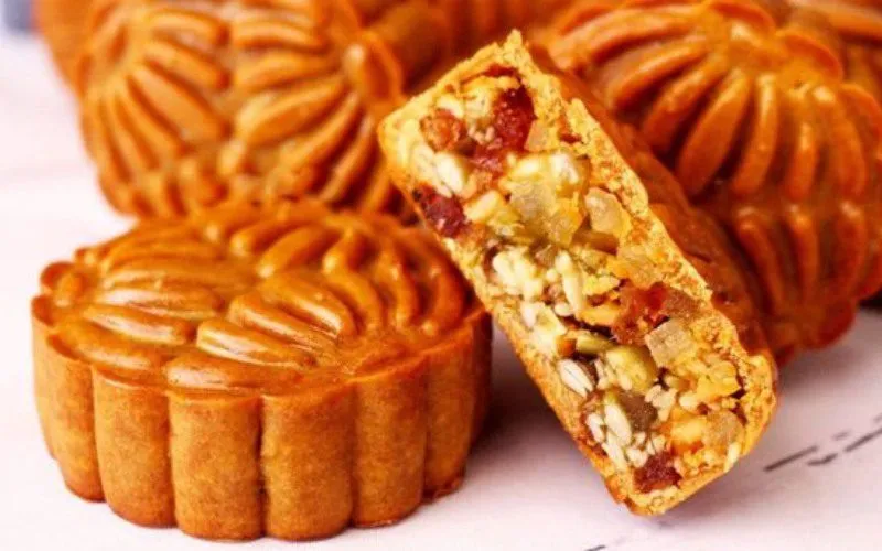 Những chiếc bánh trung thu tròn đầy, đẹp mắt với nhiều loại nhân