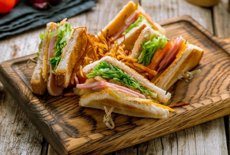 Bánh mì chỉ nên ăn lượng vừa đủ để tránh gây mập