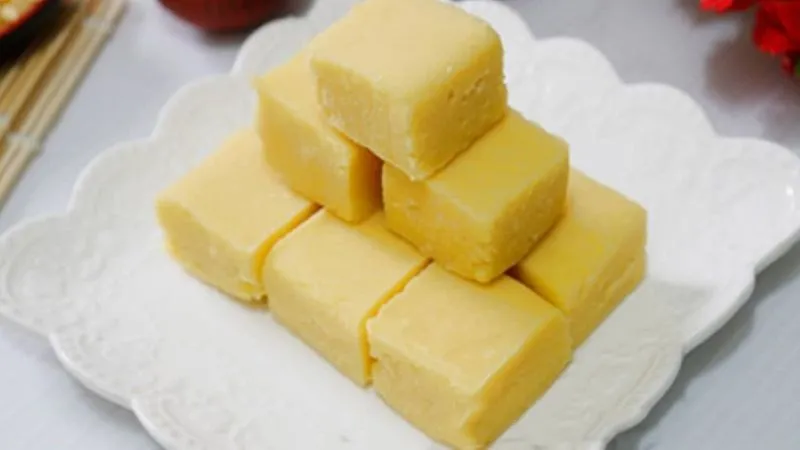 Bánh đậu xanh truyền thống thơm ngon nhưng cần biết rõ lượng calo để thưởng thức hợp lý