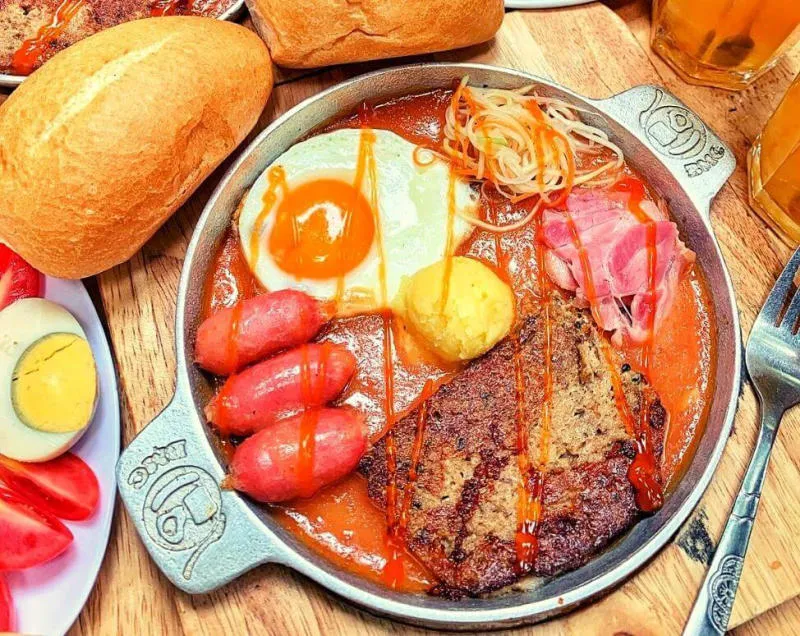 Bánh mì chảo có lượng calo khá cao