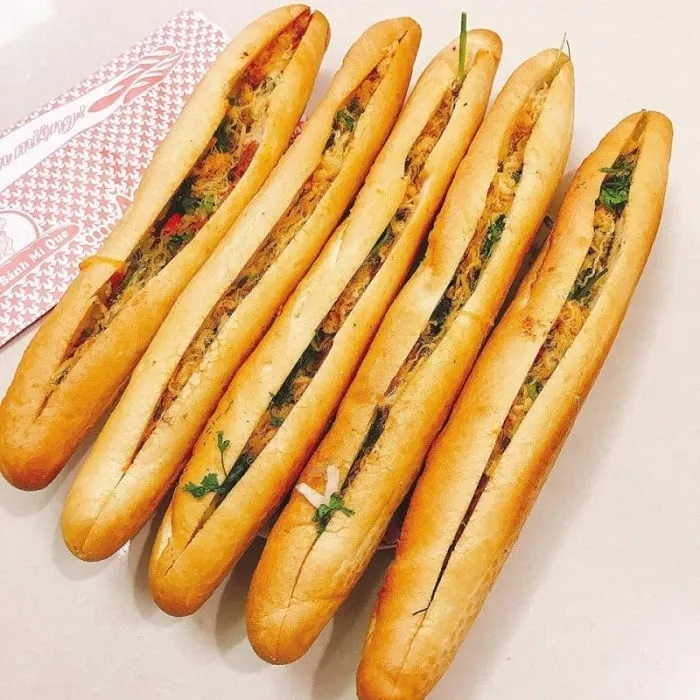Trung bình trong một ổ bánh mì que sẽ có chứa khoảng 180 calo