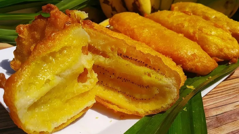 Chuối chiên hỗ trợ các chất dinh dưỡng cần thiết cho quá trình tổng hợp canxi, giúp cơ thể hấp thụ canxi tốt