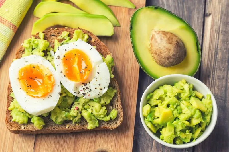 Những thành phần cho thêm vào cũng sẽ quyết định lượng calo của bánh mì trứng