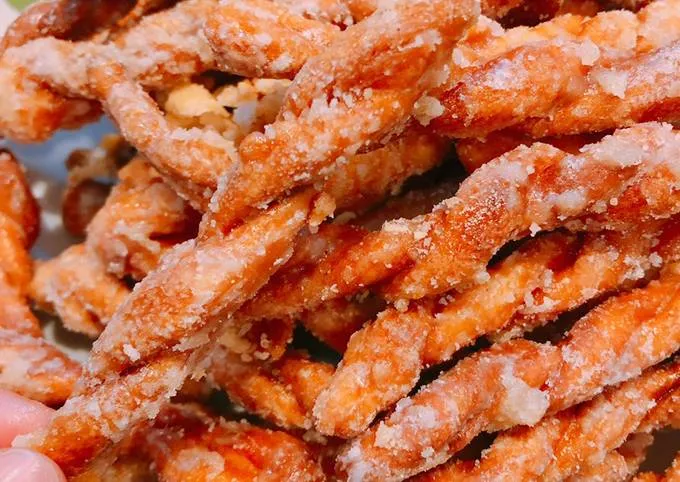Bánh quẩy xoắn đường hấp dẫn