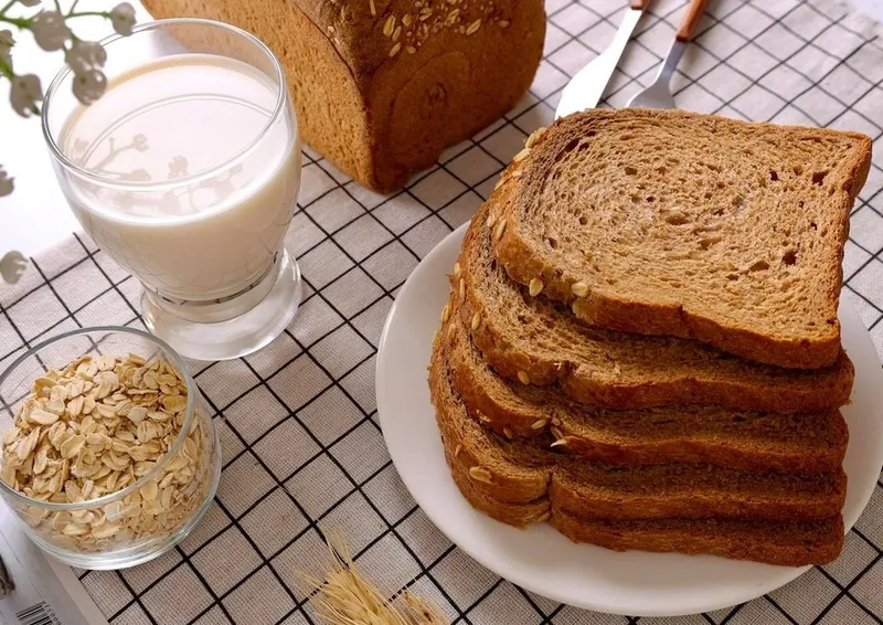 Bánh mì sandwich nguyên cám giàu chất xơ, vitamin, khoáng chất, là lựa chọn dinh dưỡng cao cấp