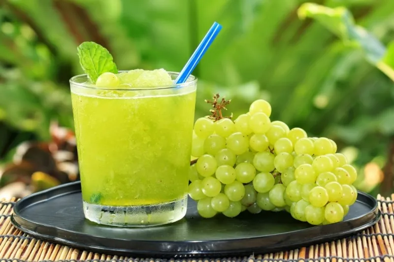 Một ly nước ép nho xanh thơm ngon, hỗ trợ giảm cân hiệu quả