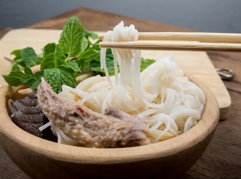 Người bệnh tiểu đường không nên thường xuyên ăn bún