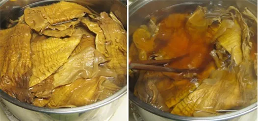Luộc măng khô nhiều lần trong nước để măng mềm và trắng