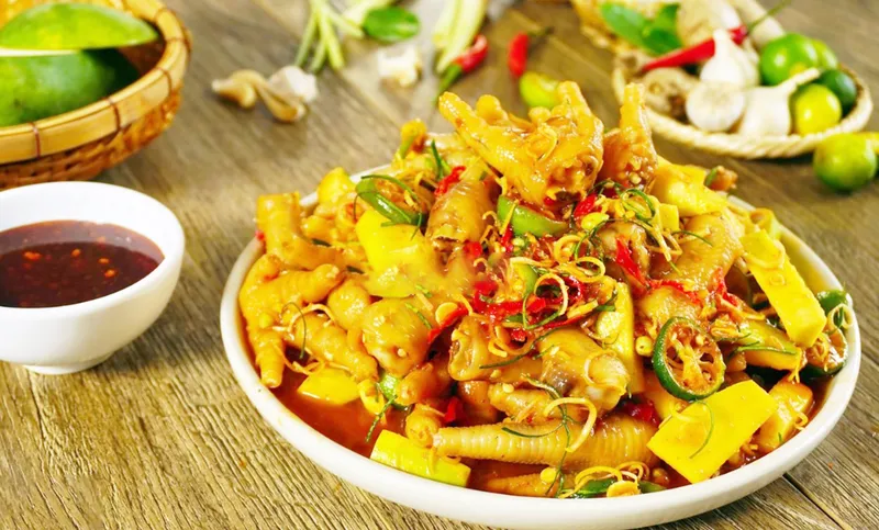 Đĩa chân gà sốt Thái thơm ngon đậm đà