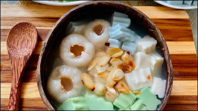 Bạn có thể dễ dàng tự nấu cho mình một bát chè khúc bạch tại nhà