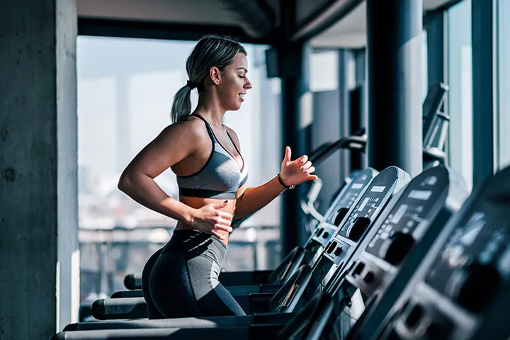 Bạn có thể bắt đầu các bài tập giảm cân nhẹ sau khi ăn cơm chiên