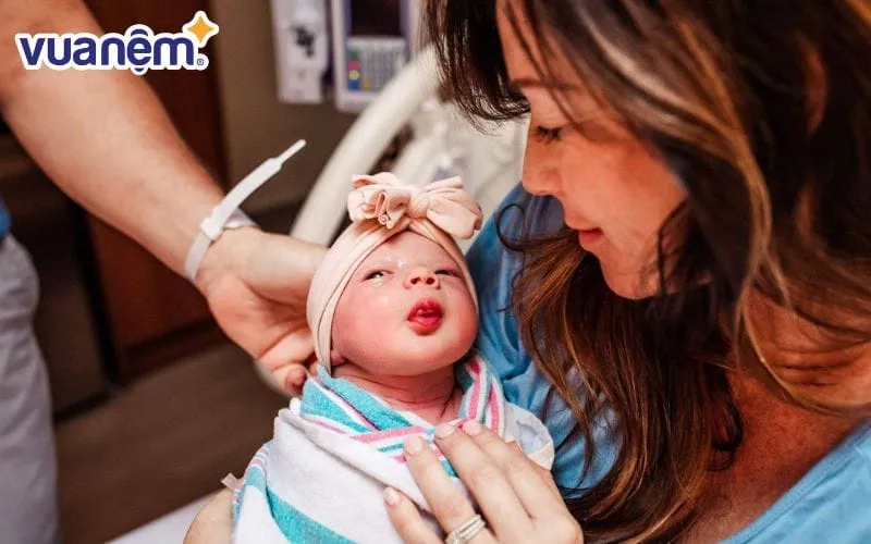 Cha mẹ cân nhắc tên mang ý nghĩa tích cực và đẹp đẽ cho con gái họ Mai