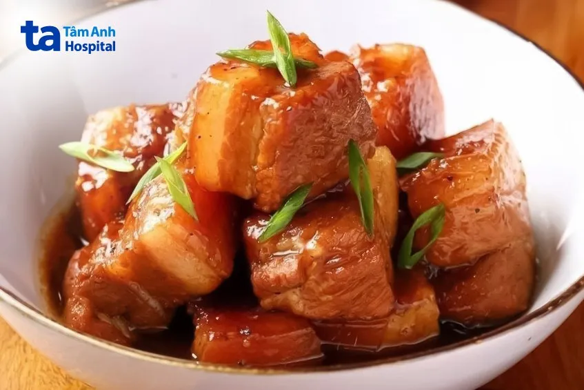 Thịt ba chỉ giàu chất béo, cần kiểm soát lượng ăn để tránh tích mỡ
