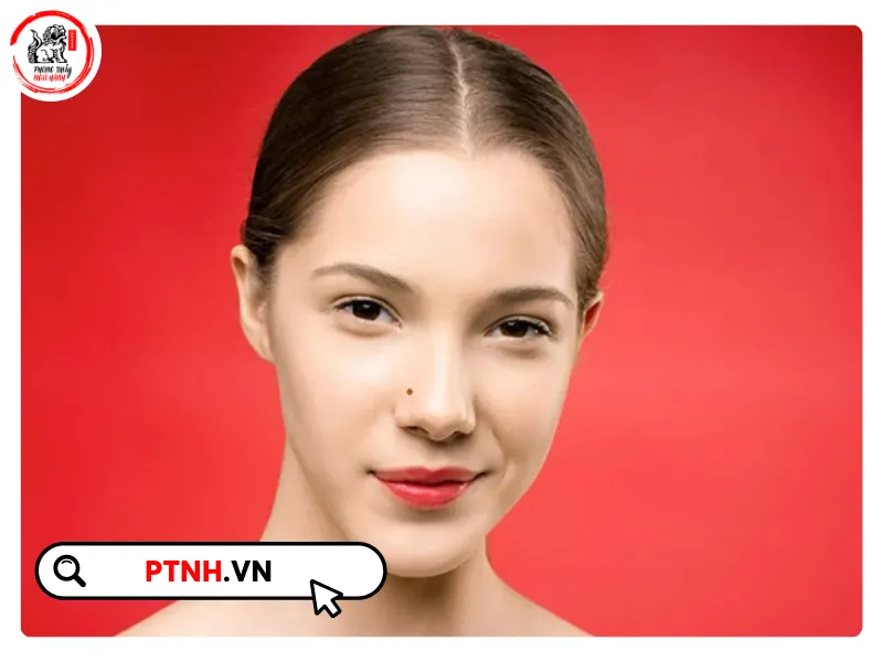Ảnh minh họa ý nghĩa tình cảm của nốt ruồi ở đầu mũi nữ