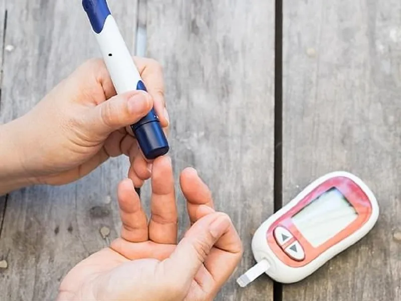 Một lát cắt khoai lang mật tiết ra mật ngọt tự nhiên, dấu hiệu của chất lượng cao