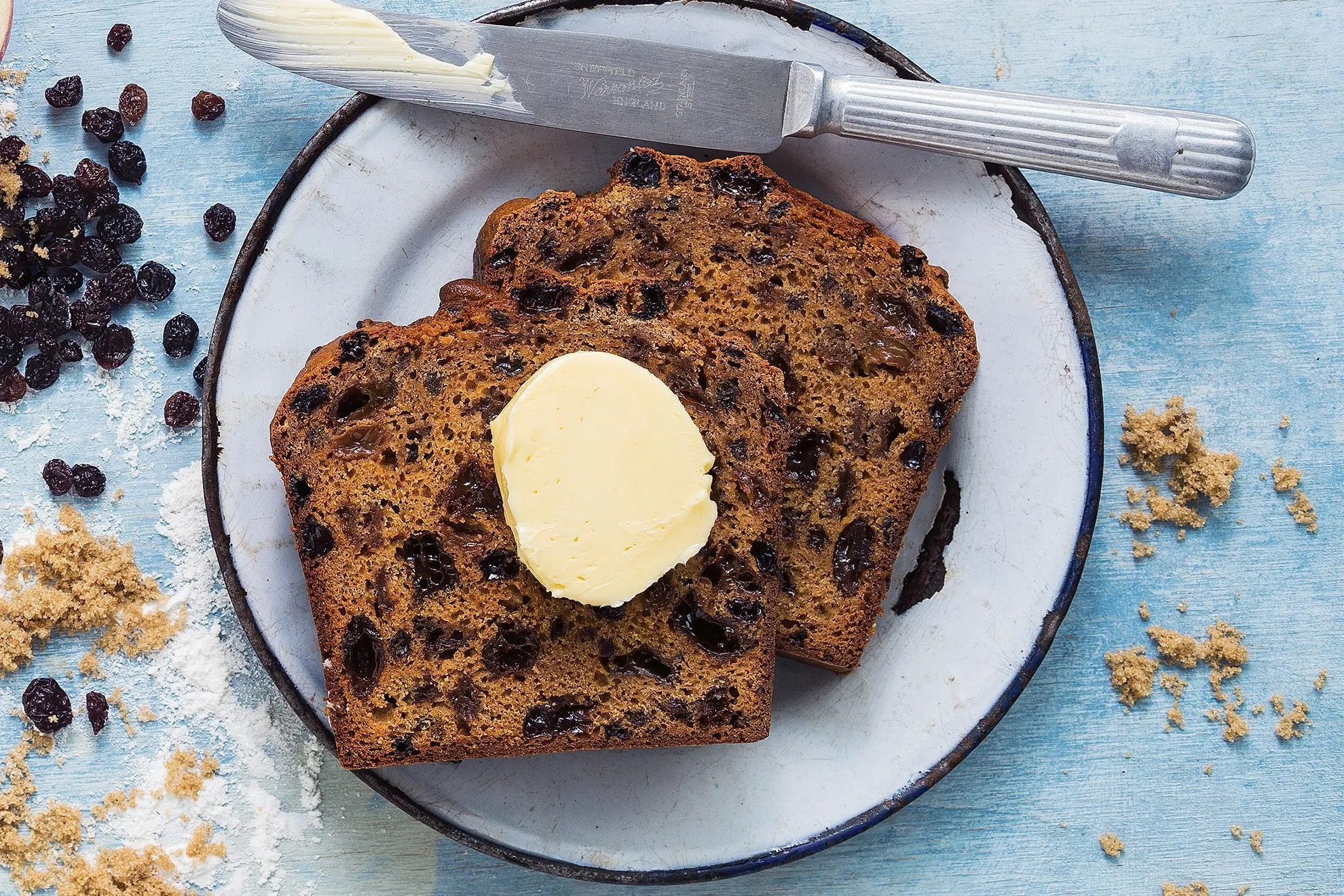 Bánh Barmbrack của Ireland chứa đựng những điều bất ngờ thú vị vào đêm Halloween