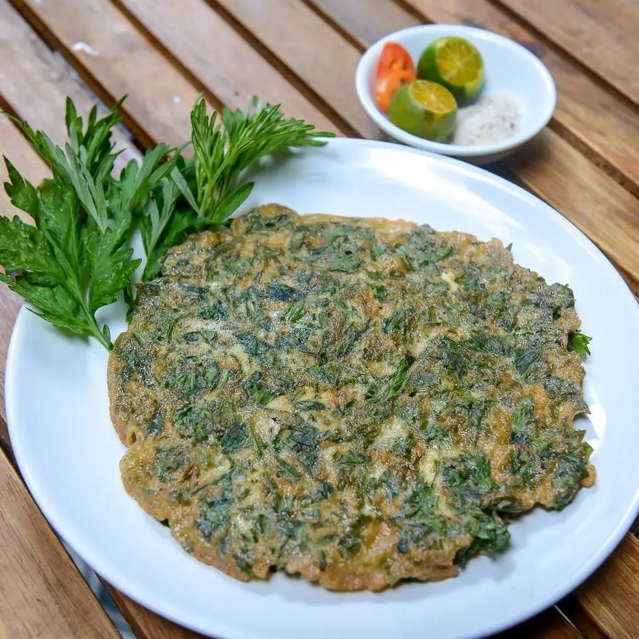 Đĩa trứng chiên ngải cứu hấp dẫn