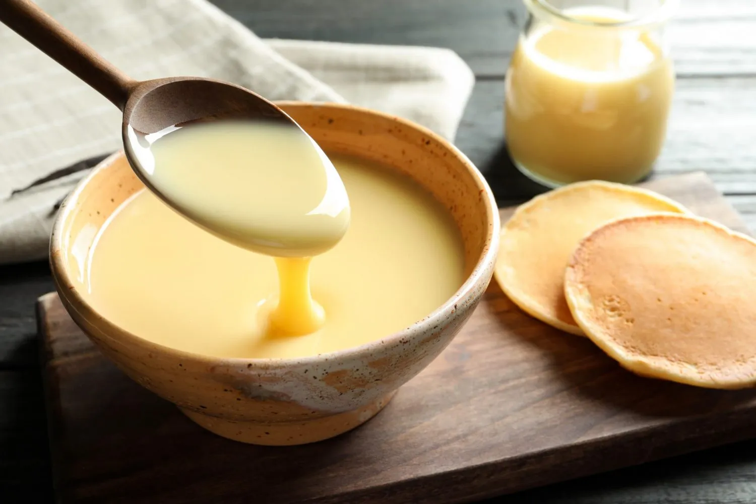 Sữa đặc đánh với trứng gà, một thức uống bổ dưỡng được nhiều người ưa chuộng
