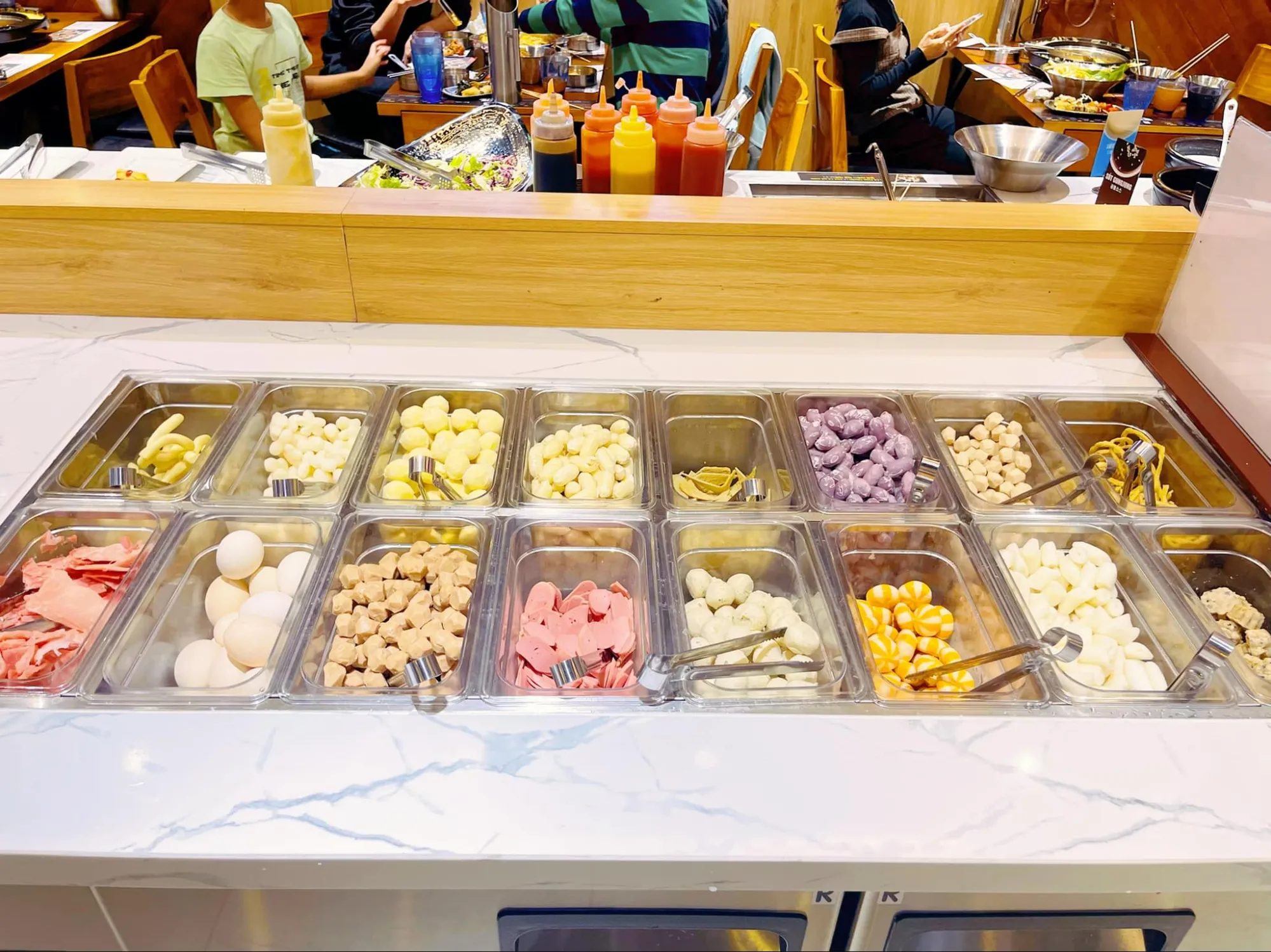 Quầy line tokbokki đa dạng tại Dookki