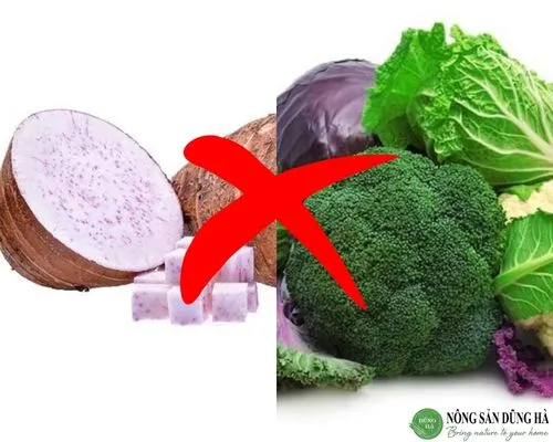 Rau cải như cải bắp có thể ảnh hưởng đến sự hấp thu dưỡng chất từ khoai môn