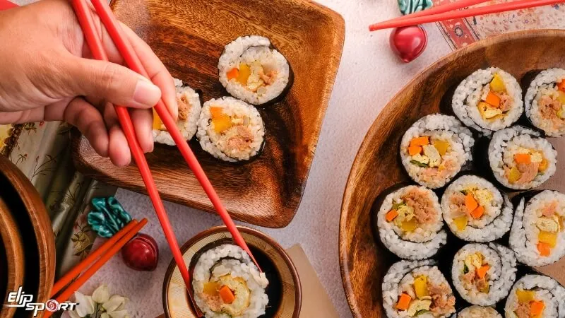 Kimbap khá giàu calo nên người có kế hoạch giảm cân cần cân nhắc