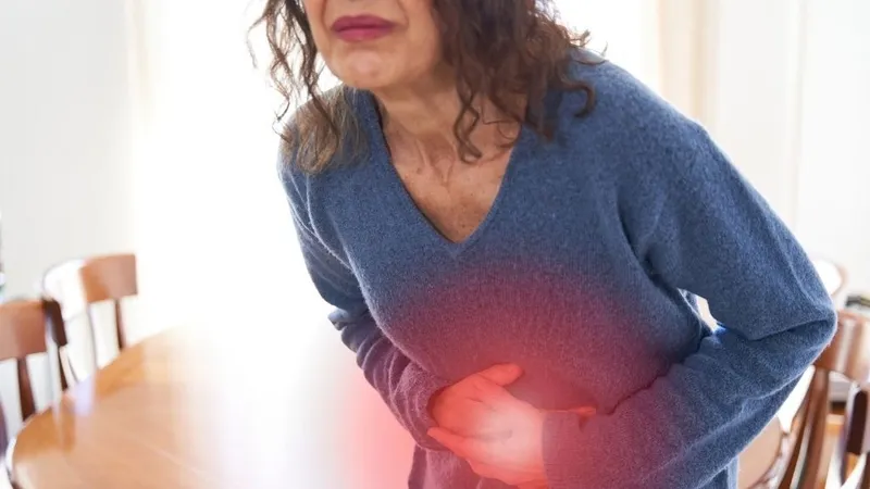 Lá mắc mật tươi xanh giúp hỗ trợ tiêu hóa, giảm đầy hơi