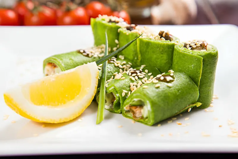 Không nên ăn lươn với cải bó xôi vì dẫn đến khó tiêu