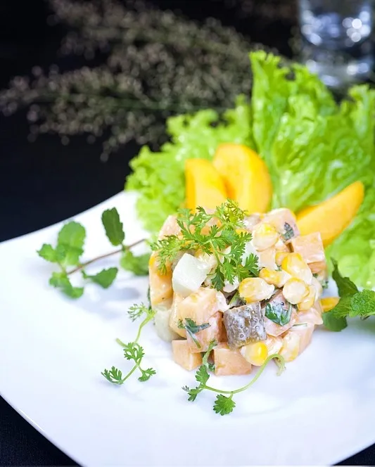 Salad quả hồng – món ngon từ những trái hồng Đà Lạt