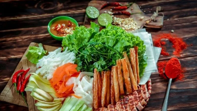 Cách ăn nem nướng ít tăng cân bao gồm hạn chế tần suất và lượng nem nướng