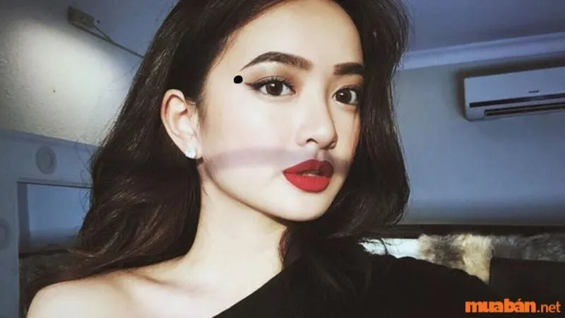 Nốt ruồi ở trên đuôi mắt rất lợi về đường công danh