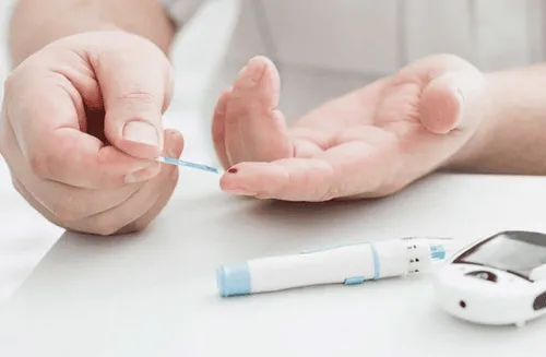 Chế độ ăn uống, kiêng khem thường rất khắt khe với bệnh nhân tiểu đường