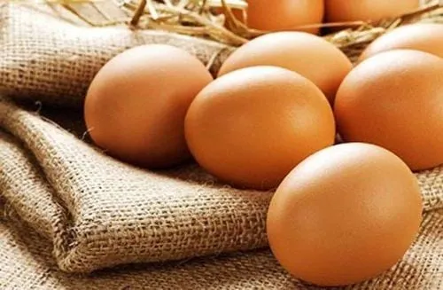 Các nghiên cứu lưu ý rằng bữa sáng ăn trứng có thể giúp bạn ăn ít calo hơn