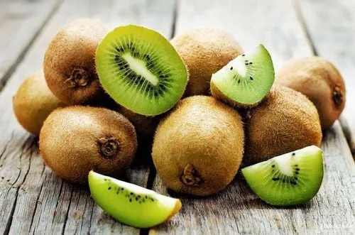 Quả kiwi cung cấp hàm lượng vitamin C theo nhu cầu trong một ngày