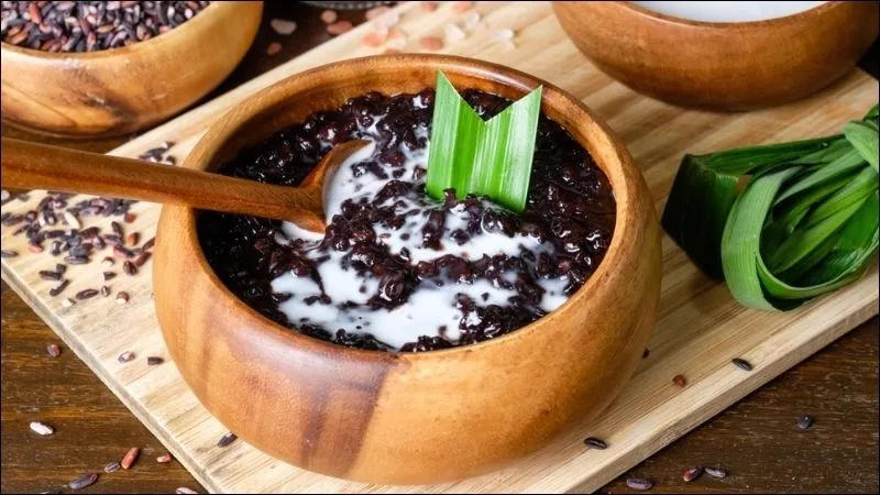 Nếp cẩm và sữa chua đều làm giảm sự thèm ăn, hỗ trợ giảm cân