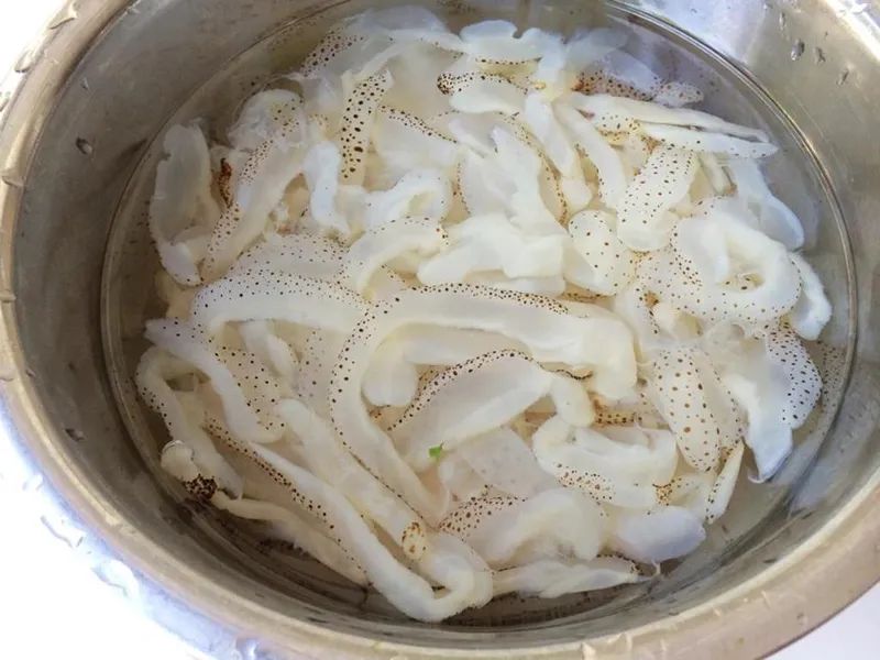 Cẩn trọng khi sơ chế sứa biển